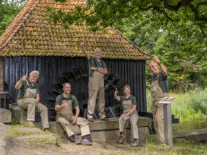 Noord Molen met vrijwilligers ervoor 2024